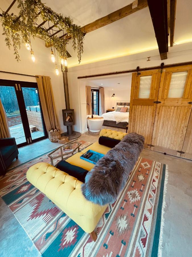 Luxury Barn With Hot Tub, Spa Treatments, Private Dining Little Budworth Exterior foto